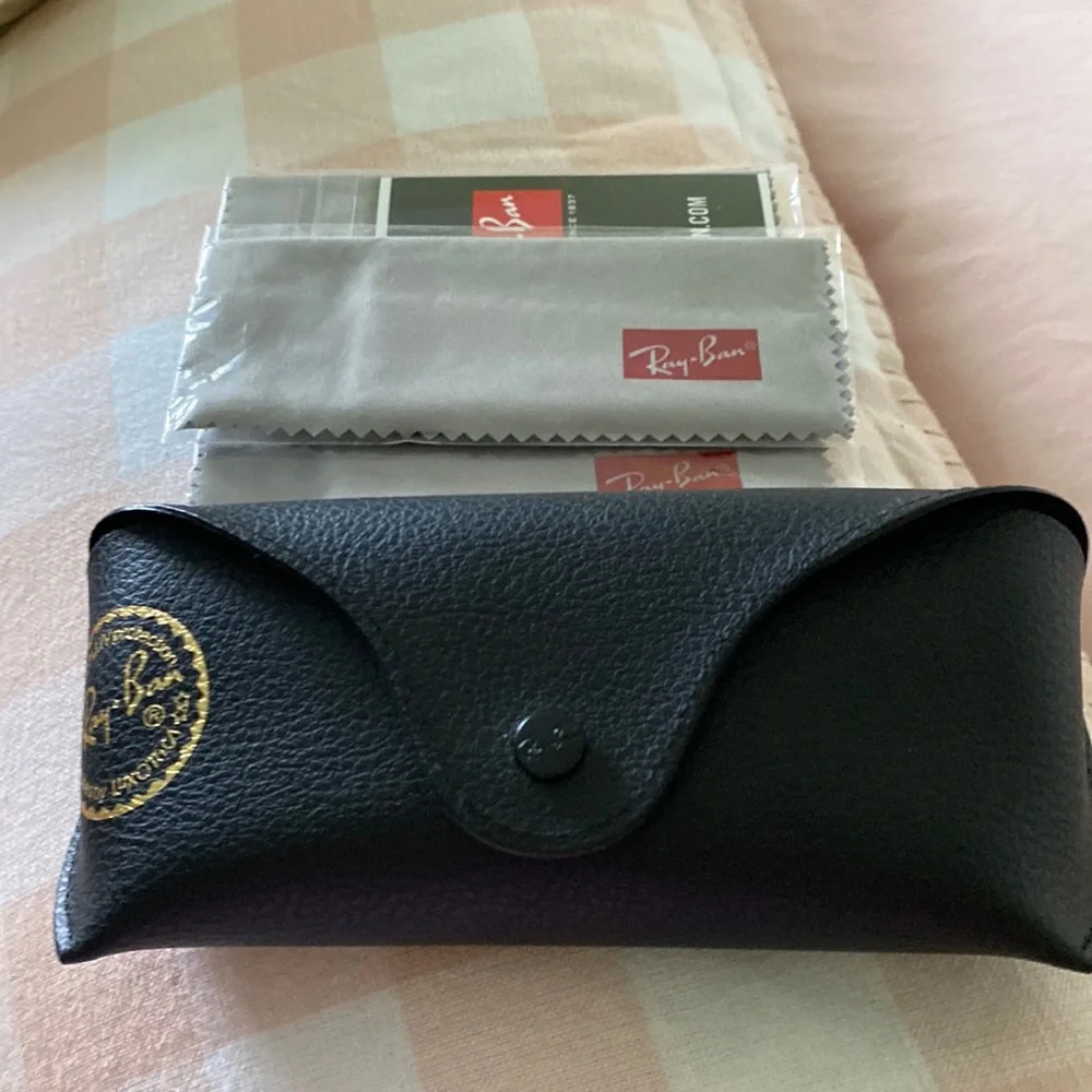 RayBan Glasses Case - Picture 1 of 4